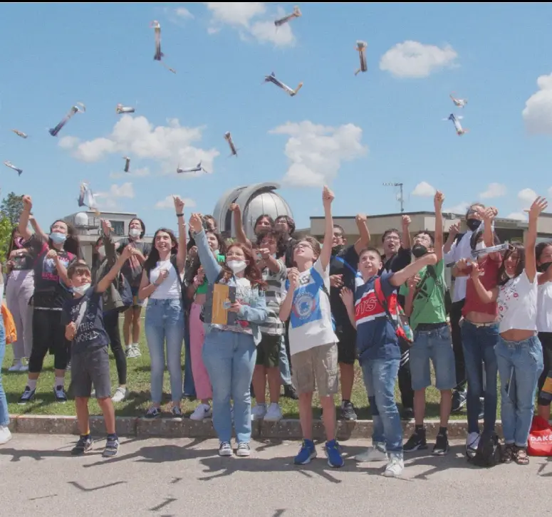 Children in immersive lab activities