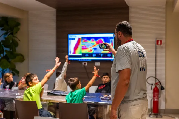 Thermal camera demo with kids in a STEM lab